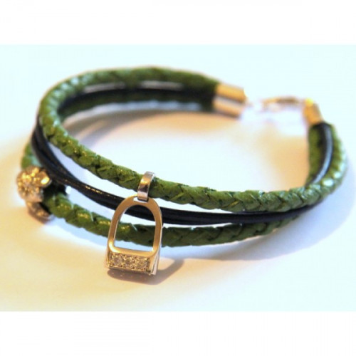 náramek s zelenomodrou kůží a stříbrným třmenem