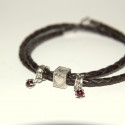 Náramek s kůží a stříbrnými ozdobami