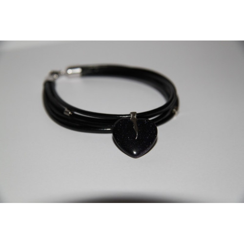 Kožený náramek ze světlé a tmavě modré kůže a stříbrnými ozdobami