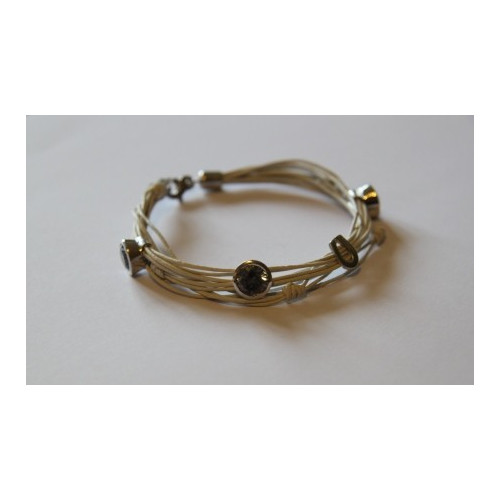 Náramek s bílou kůží s akvamaríny a podkovičku