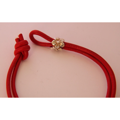 Náramek se stříbrným koníkem